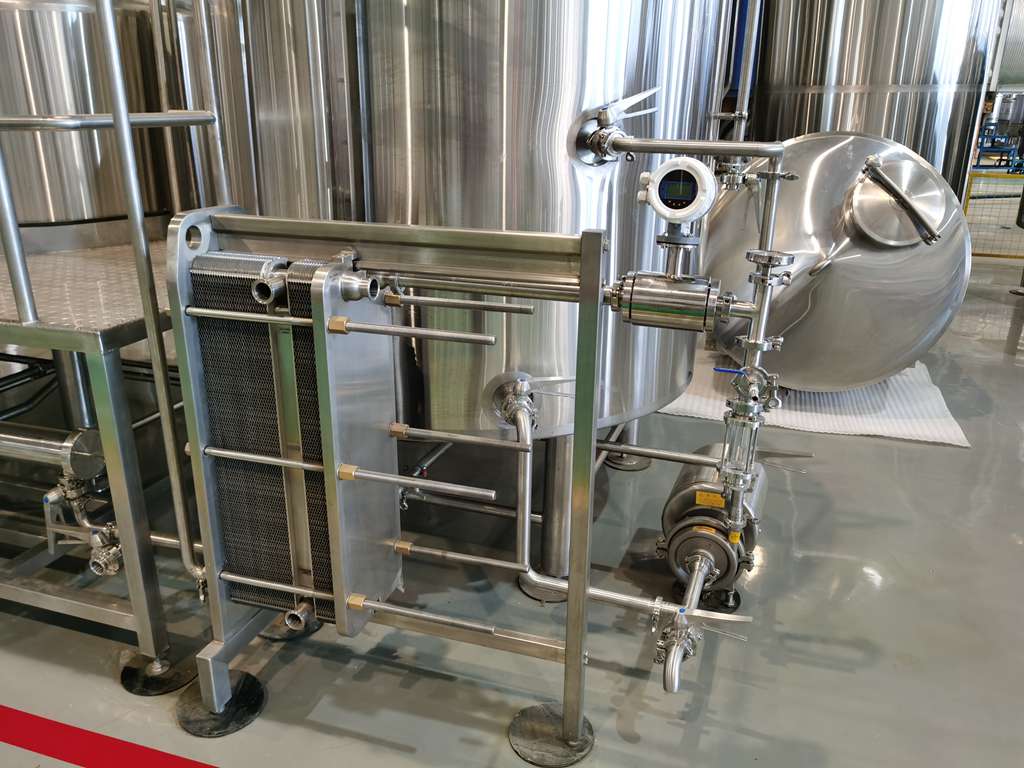 What is plate heat exchanger and how does it works in brewery system?