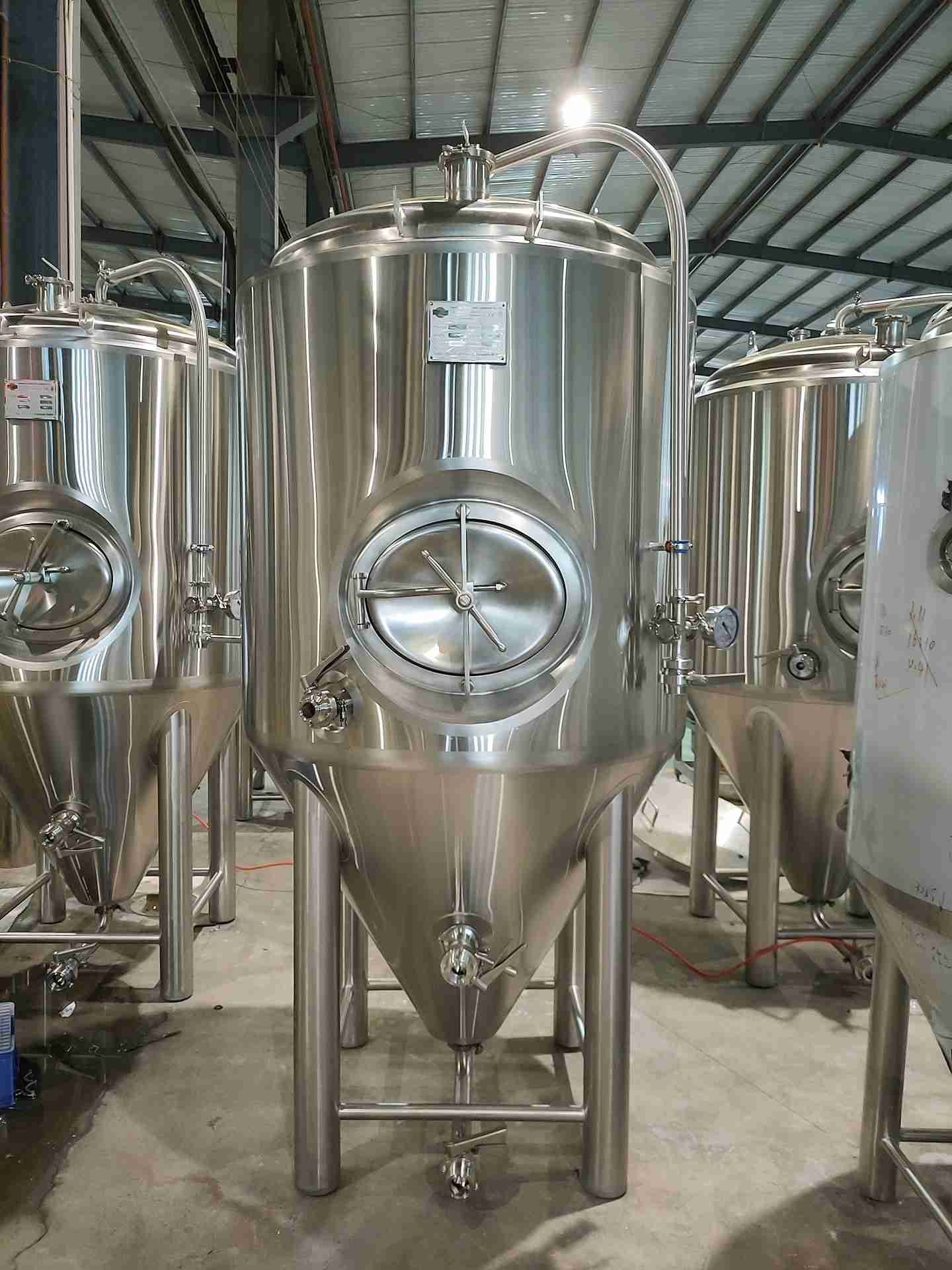 Tiantai 1000L-2000L Fermenters for Brewery Expanding