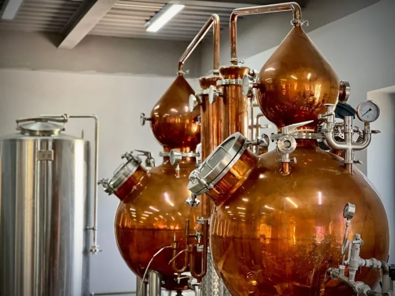 destilería de whisky alambique de doble pote