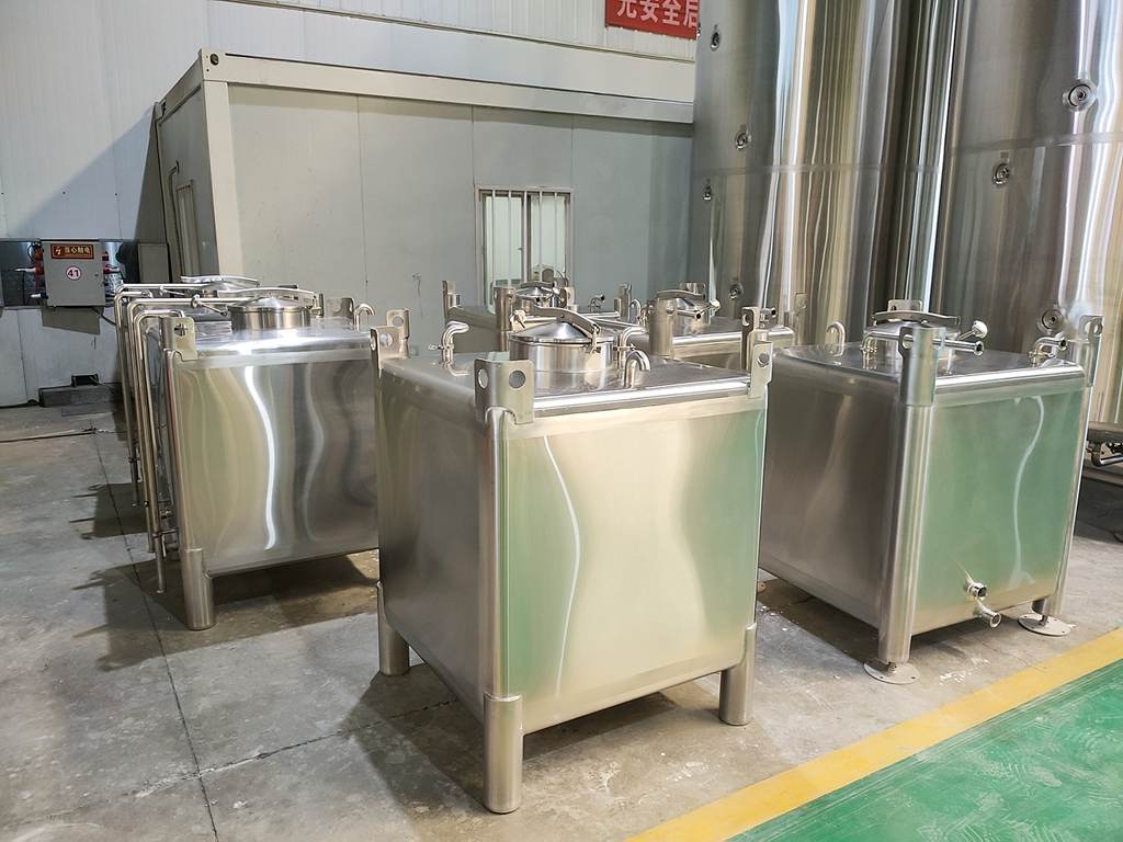 Custom Stainless Steel IBC Tanks