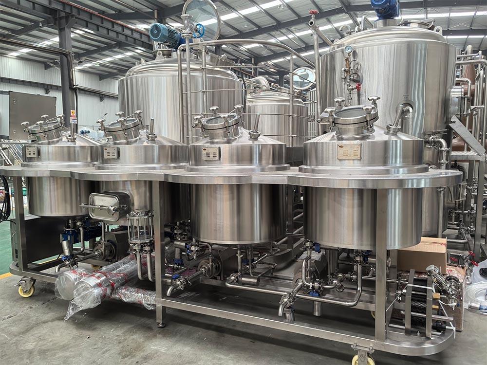 Sala de cocción de 100 litros y 4 recipientes Diseñada para la educación y la innovación cervecera